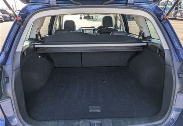 2010 SUBARU LEGACY W - Image 9