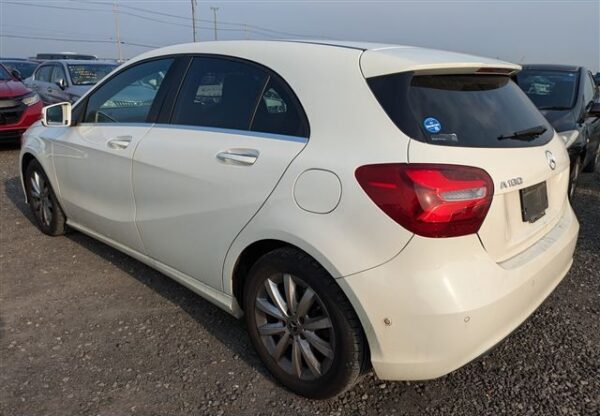 2017 MERCEDES A180 - Image 3