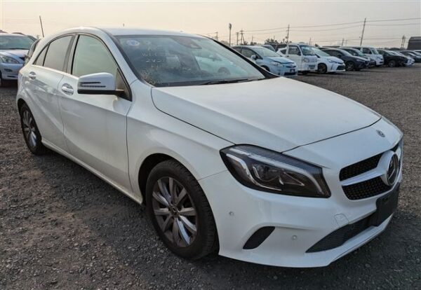 2017 MERCEDES A180