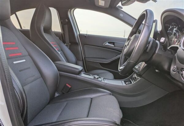2017 MERCEDES A180 - Image 9