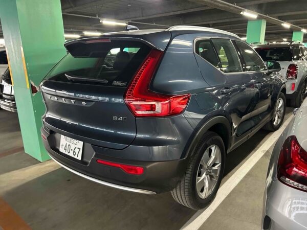 2022 VOLVO XC40 - Image 7