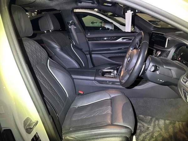 2021 BMW 745e - Image 2