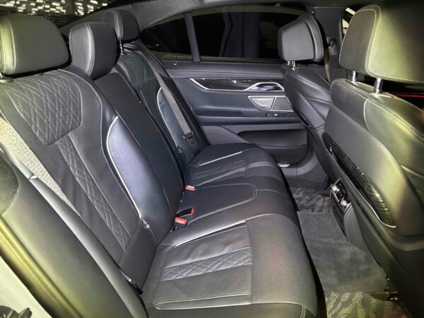 2021 BMW 745e - Image 6