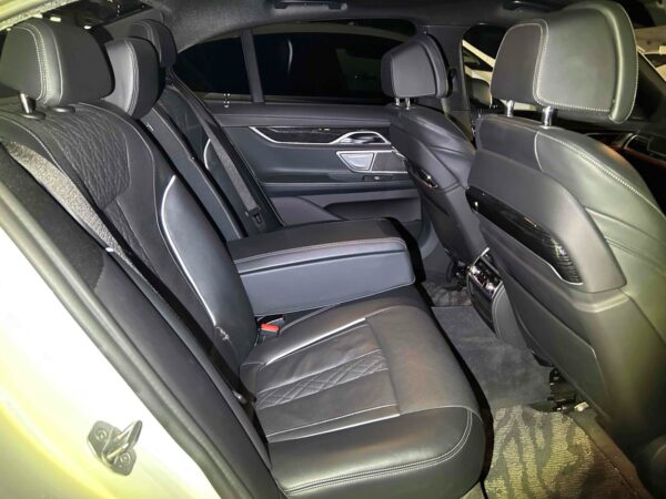 2021 BMW 745e - Image 13